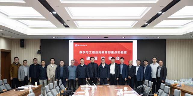 会议室里的人们
AI 生成的内容可能不正确。